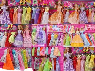 Wow ! 30 items vintage barbie doll toy story clothes dresses shoes 
