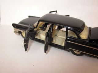   RUSSIAN CHAIKA GAZ 13 LIMO DIECAST 1/43 MODEL TOY CAR MADE IN CCCP A15