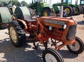 ALLIS CHALMERS D10 TRACTOR WITH CULTIVATORS LIVE PTO RUNS GOOD