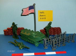 Army Men Toy Soldier Set, LVTP 7 (AAV7A1 ?) (New, Plastic) Marines 