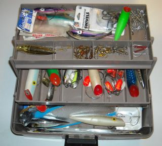 Salmon fishing plugs gear in tacklebox flashers dodger lures hooks 