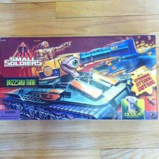 SMALL SOLDIERS BUZZSAW TANK W. EXCLUSIVE OCULA CHARACTER KENNER TOYS 