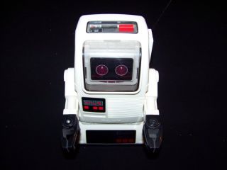 Tomy 1985 Vintage Chatbot Electronic Remote Control Robot