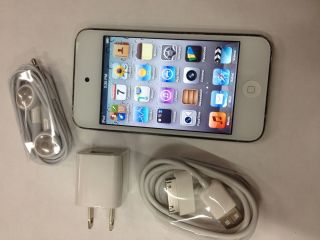 Apple iPod Touch 32GB White (4th Generation)   With accessories