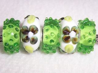 gorgeous blossom flowers glass beads set