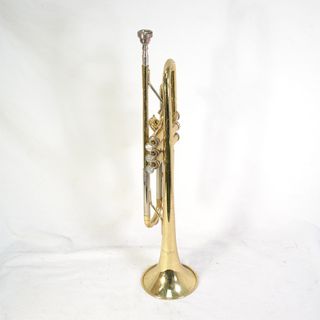 this is a previously owned blessing usa trumpet w case the valves on 
