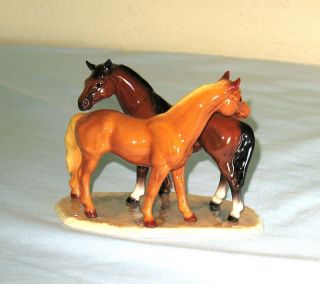 Hagen Renaker Specialties Grooming Horses Best Friends Figurine