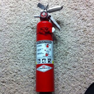Amerex 2 5lb ABC Fire Extinguisher w Vehicle Bracket