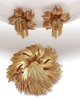 vintage har brooch and earrings set textured and goldwashed 