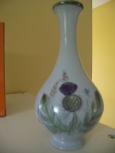 Buchan Thistle 7 tappered vase Scotland stoneware Scottish. Mint 