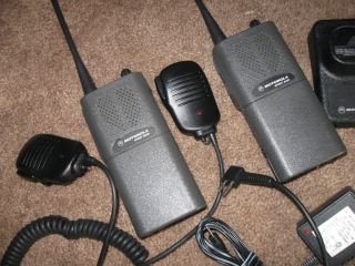   Set of 2 Motorola Spirit SU21 UHF Business or Sport Radios Accessories