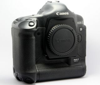 Canon EOS 1D Mark II 8 2 MP Digital SLR Camera Black Body w 