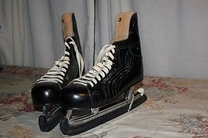 Vintage CCM Ice Hockey Skates Mens Size 10 Canada Steel Blades