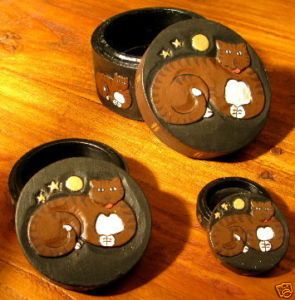 in One Boxes Cat Kitty Wood Carved Gift Handycraft