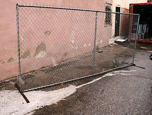 Temporary Chain Link Fence Panels 6 Feet Tall with Stands