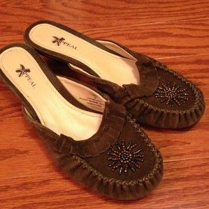    Mocassin Style Kitten Heels Brown Ladies Size 7 1 2 Cherokee Shoes