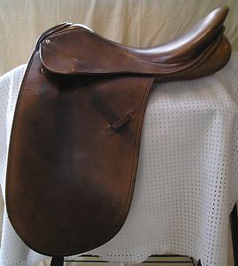 Courbette 18 w Charles de Kunffy Dressage Saddle 0179