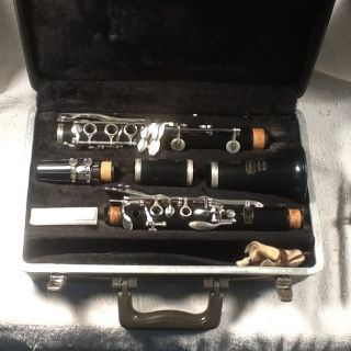 Selmer Bundy Resonite Clarinet With Cleaning Cloth And Reed. Music