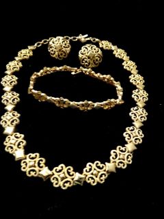 1970 Avon Goldtone Bracelet Necklace Clip Earrings Set