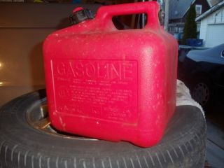  Vented Midwest Can Company Plastic Gasoline Gas Can Container