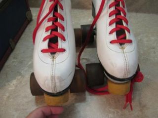 VINTAGE Roller Skates W/CARRY CASE Very Retro Cool 8