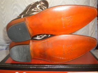 From the outside, the approximate measurements are Heel height 1 ¾