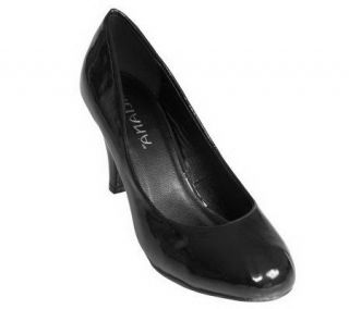 Brinley Co. Womens Glossy Round Toe Pumps —