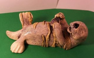  Scrimshaw Sea Otter Statue Figurine Eating Clam Oyster Signed