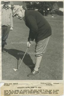 Chicago mayor W. Dever playing golf antique photo