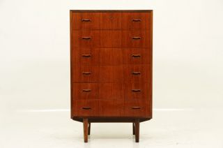  drawers or highboy dresser in teak dating from the 60 s this dresser