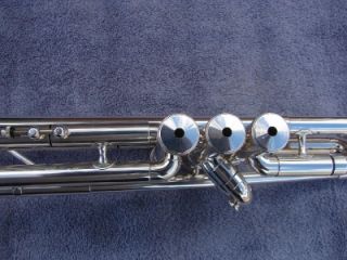 King Dizzy Gillespie Silver Flair Trumpet w Accesories