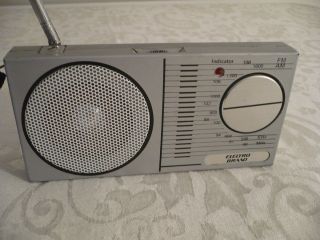 Electro Brand Model 833 AM FM Radio