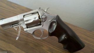 Revolver Grips Eagle Ebony O s Finger Grove for Ruger SP101