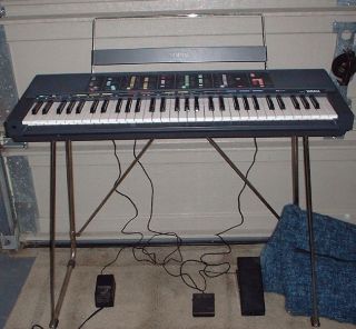 YAMAHA PSR 70 Electronic Keyboard, Stand, and Accessories   Excellent
