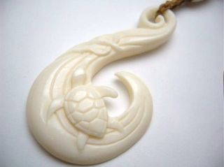 Hawaii Jewelry Tribal Turtle Fish Hook Bone Carved Necklace / Choker