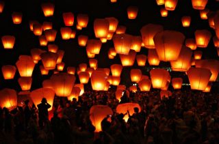 20 Flying Paper Lanterns (Chinese Fire Lanterns / Sky Lanterns / Luck