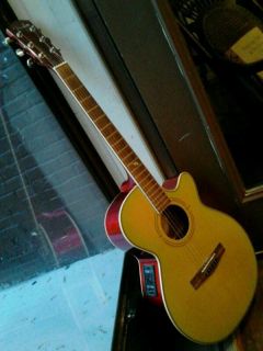 Fender Acoustic Guitar in Acoustic