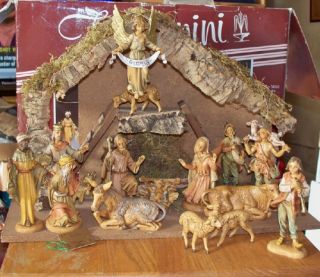 Fontanini Depose 16 Piece Nativity Set w Wood Creche