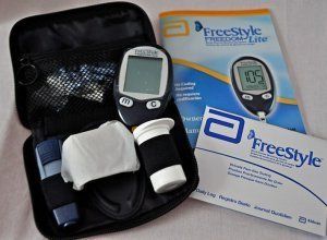 Freestyle Freedom Lite Blood Glucose Monitoring system new in box