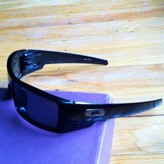  Oakley Polarized Gascan Sunglasses