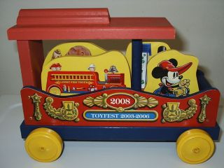FISHER PRICE TOY TOWN MUSEUM WOODEN STORE DISPLAY CIRCUS TRAIN CAR