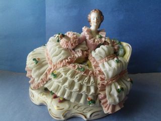 BEAUTIFUL Antique DRESDEN Lace Lady on Couch Porcelain Figurine, LARGE