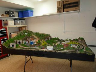 Newly Finished HO Scale Grand Valley 4 x 8 Model Railroad Layout
