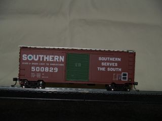 Accurail 40 Boxcar Southern Green Light Road 500829