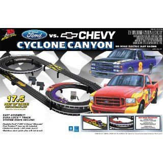 Life Like Ford vs Chevy Cyclone Canyon (Trucks) Toys