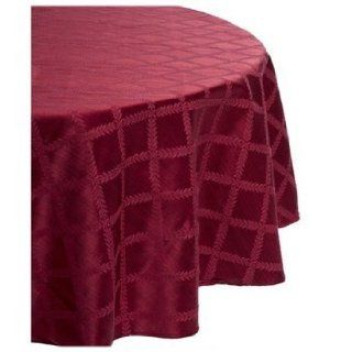  Laurel Leaf Oval Tablecloth, 70 x 104 Cranberry
