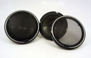 woofer cones with a rubber surround and 1 soft dome tweeters