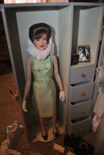 Jackie Kennedy Franklin Mint Vinyl Doll Trunk, 12 Outfits, Jewelry