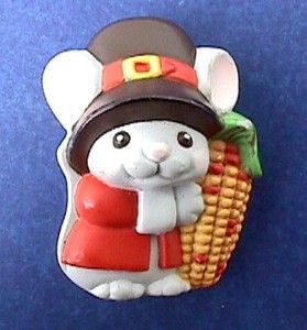  PILGRIM MOUSE w INDIAN CORN Thanksgiving Holiday Jewelry PIN Brooch