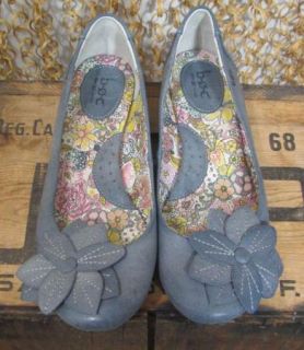Born BOC Womens Gray Floral Cutout Cute Ballet Flats Shoes Sz 7